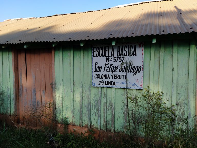 Escuela San Felipe y Santiago de Colonia Yeruti.